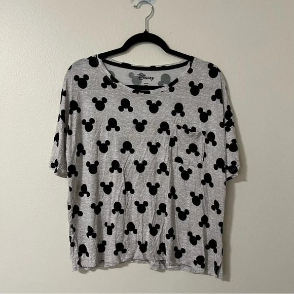 DISNEY Women's size Medium Oversized All over Print Mickey Mouse Pocket Tee - Picture 1 of 5